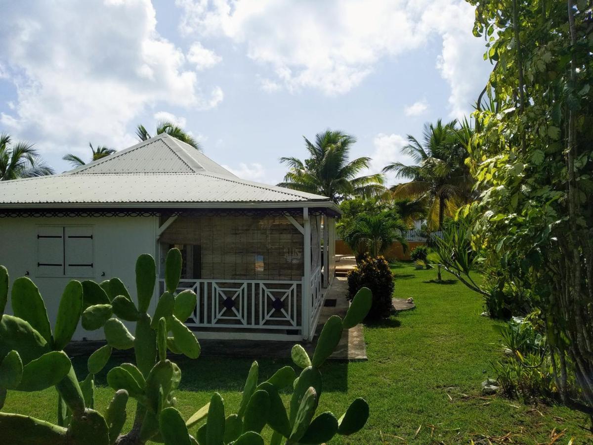 Villa & Bungalow Fleur De Coco サンタンヌ エクステリア 写真